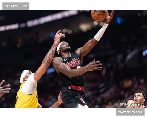 11月18日NBA开拓者与湖人激战 震撼对决展现球队新面貌 11月18日NBA开拓者与湖人激战 震撼对决展现球队新面貌